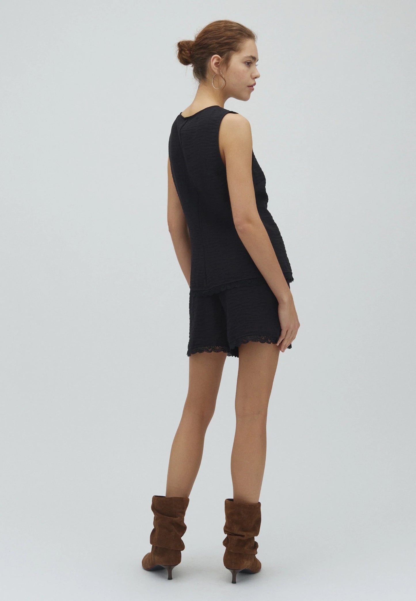 coralys short black