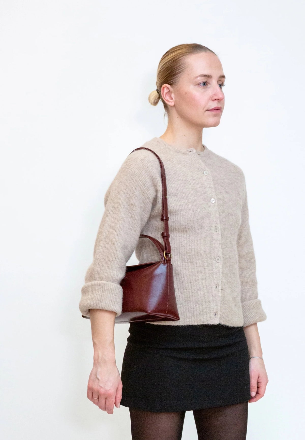 Note raw deep burgundy