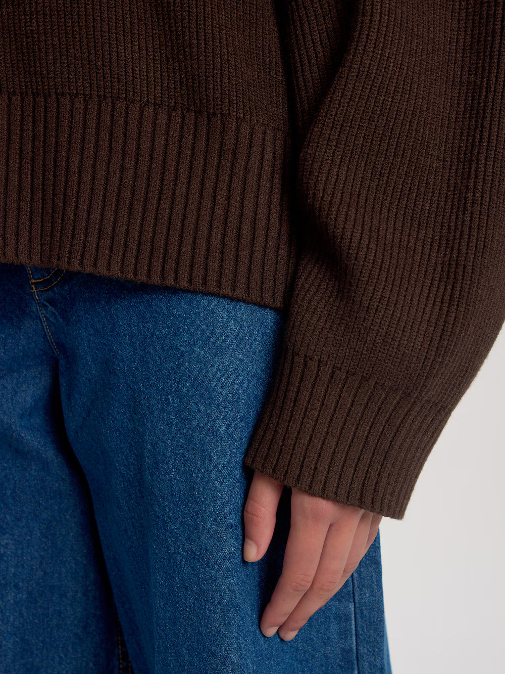 Rae jumper black coffee