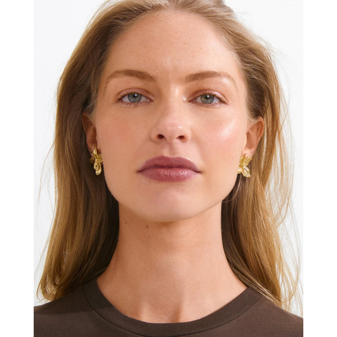 Trace flower earrings