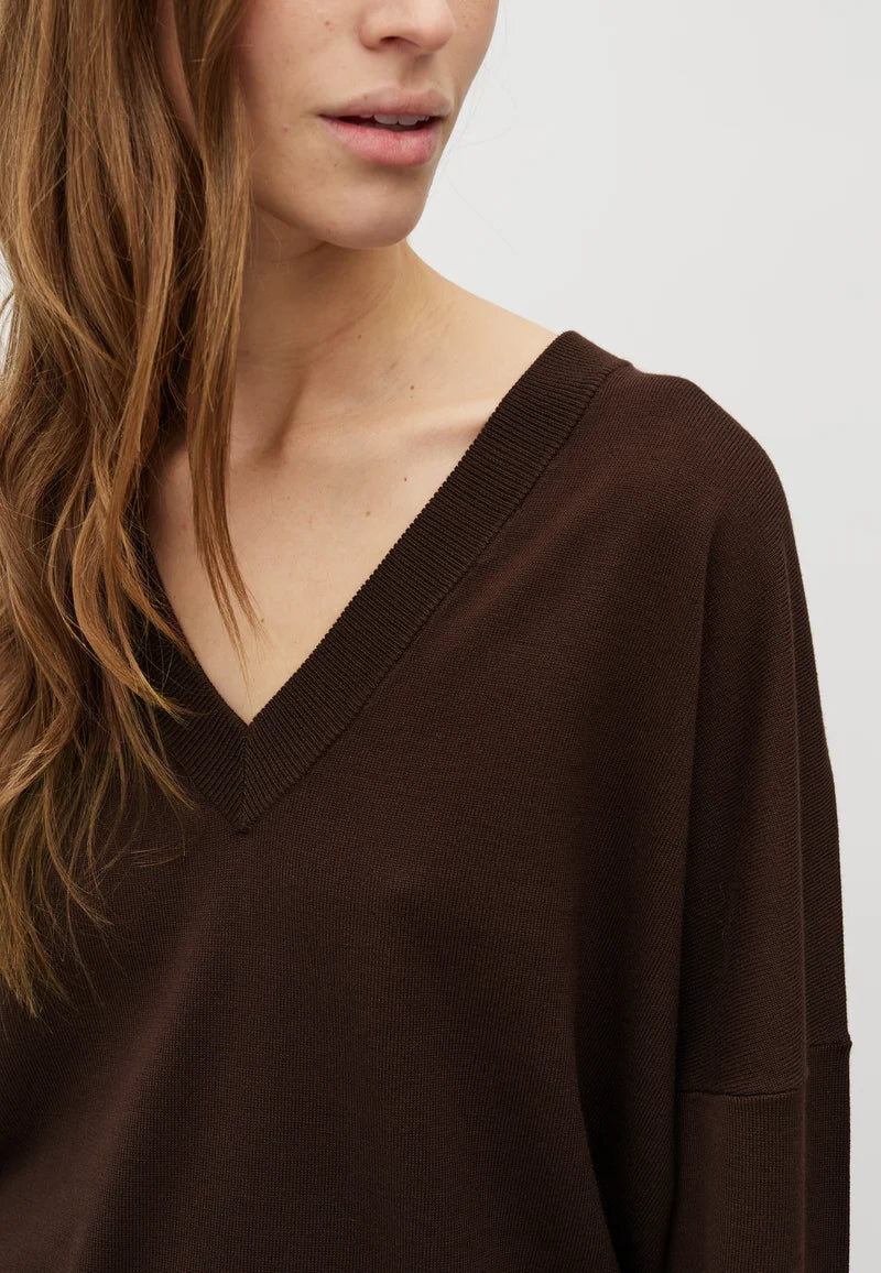 Gillian v neck java