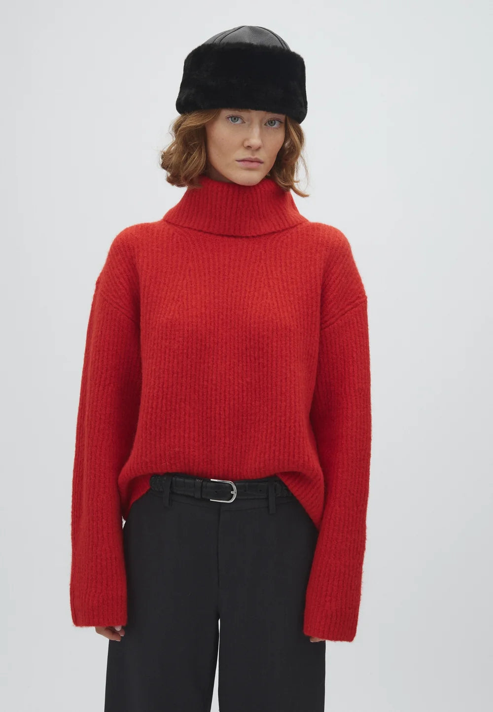 Hevelyn kemina deep red