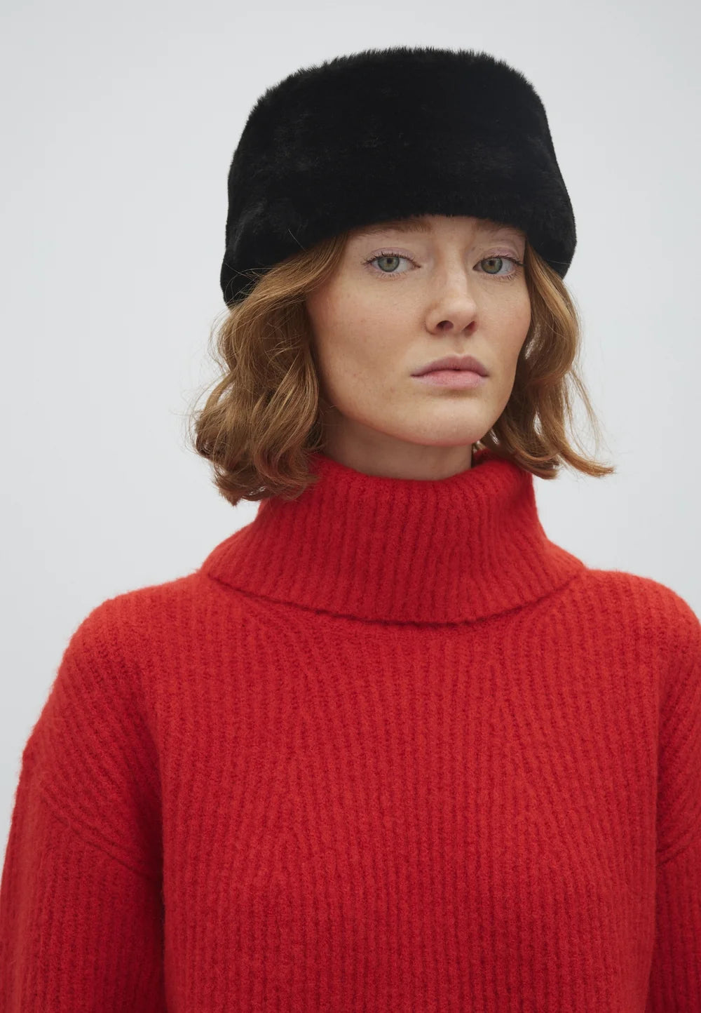 Hevelyn kemina deep red