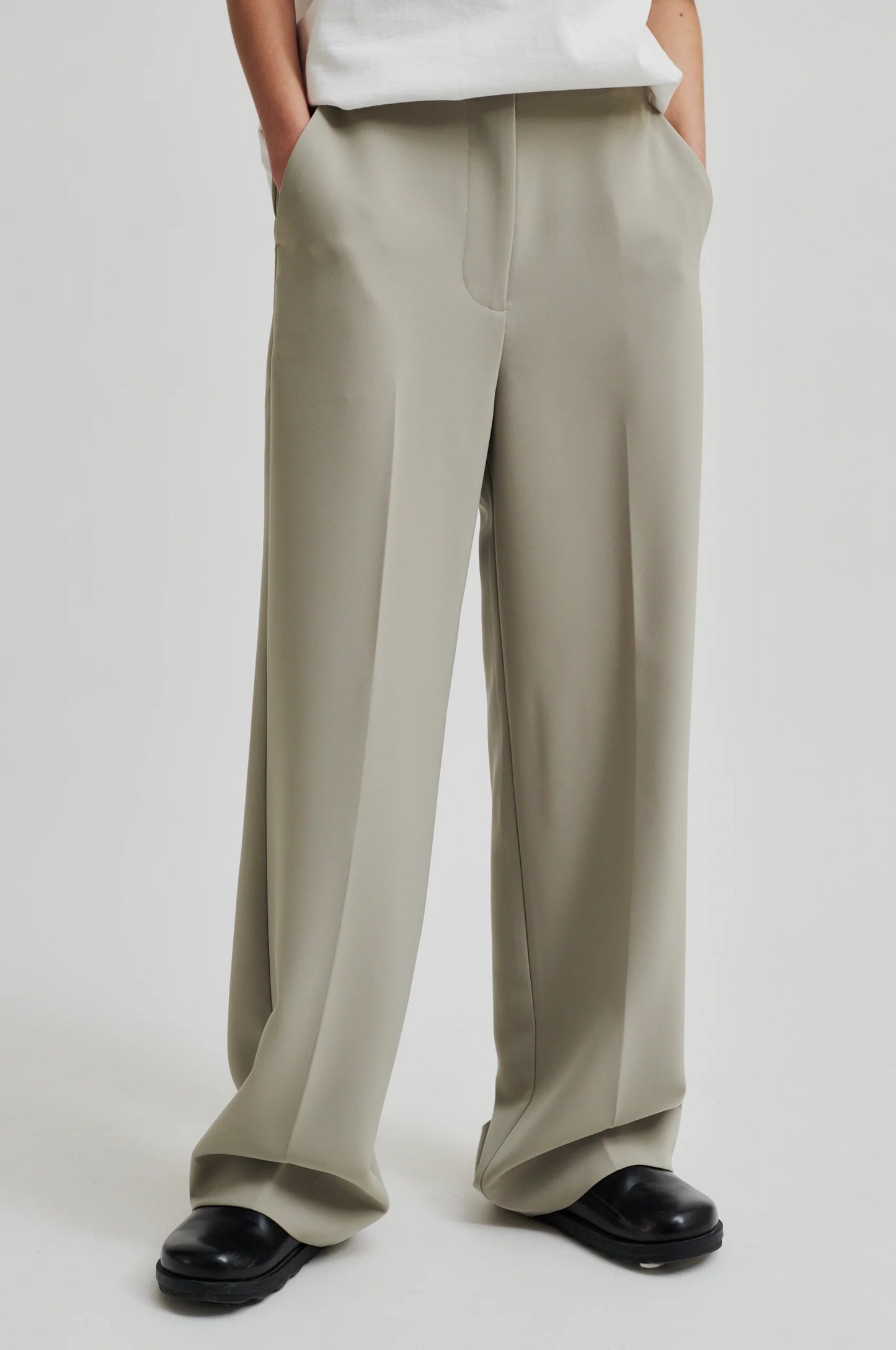 Fique trouser laurel oak