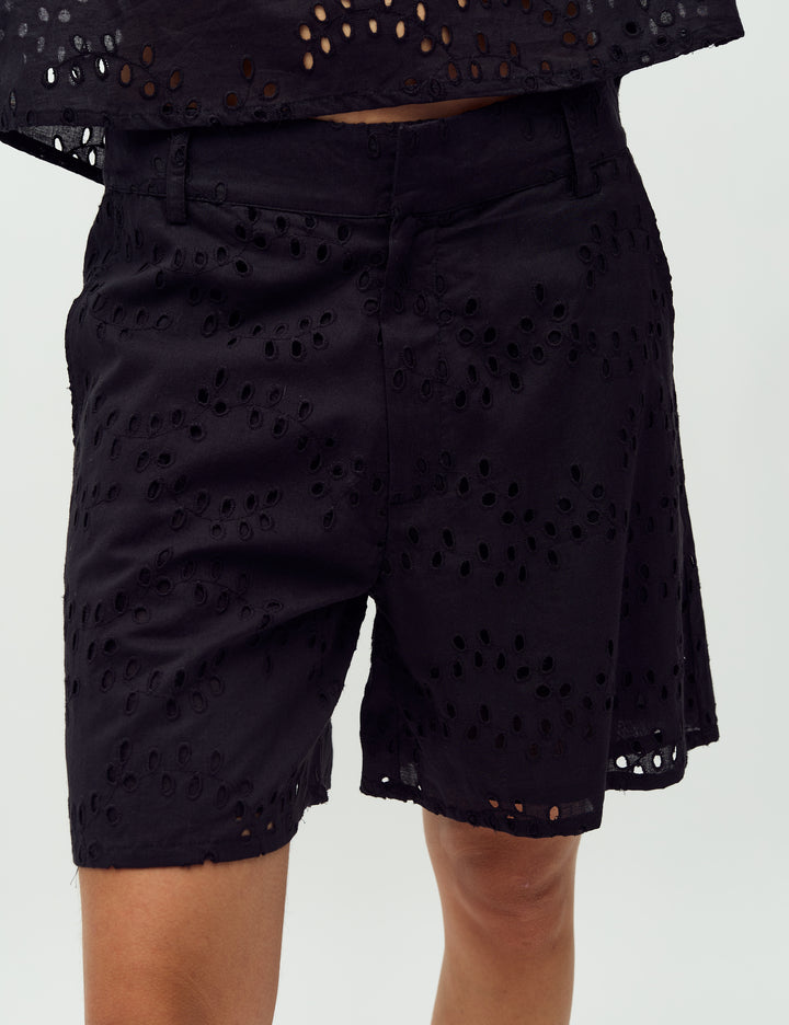 Garrie short black