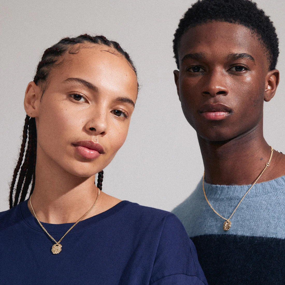 Scottie coin necklace gold