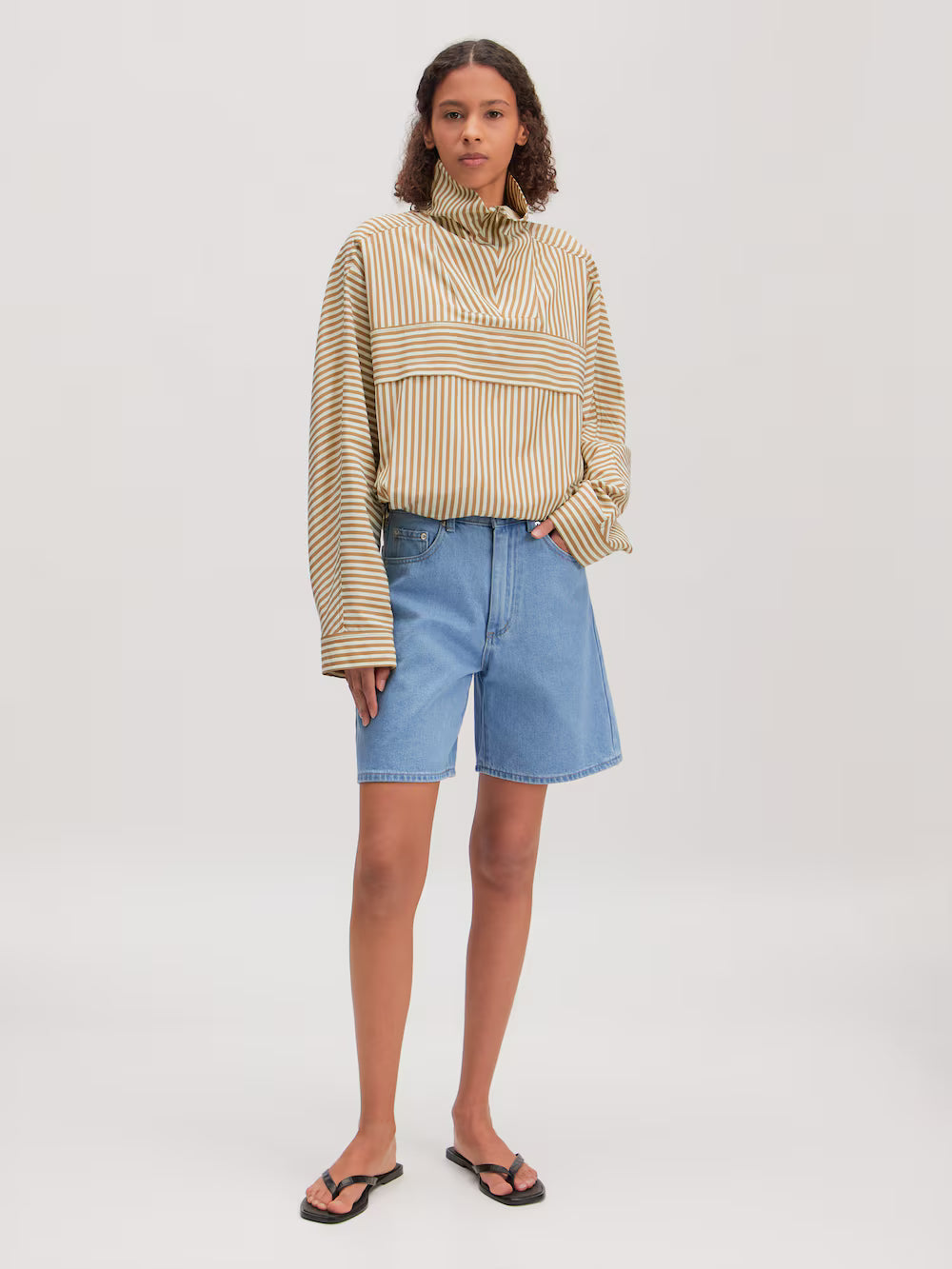 Phoenix shorts light blue