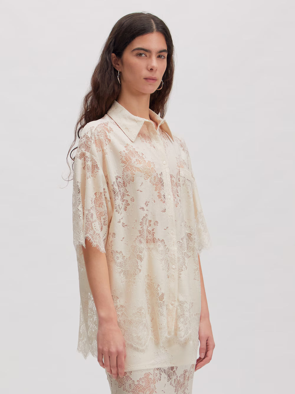Bella shirt almond milk