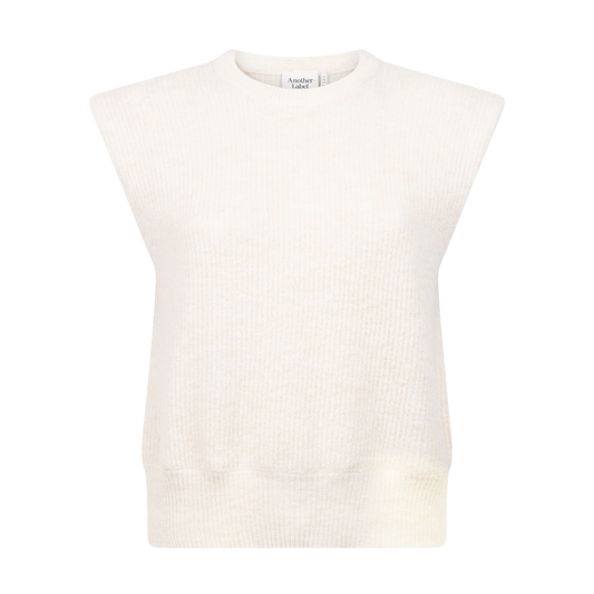 Alindra pull egg white melee