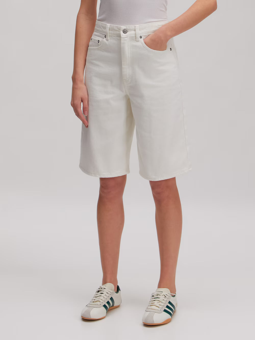 Addison denim short white