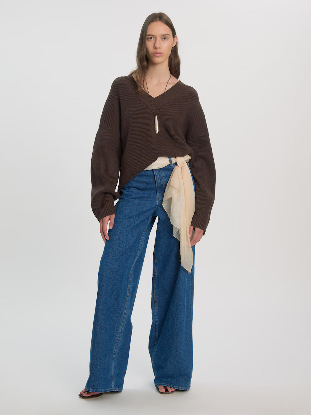 Rae jumper black coffee