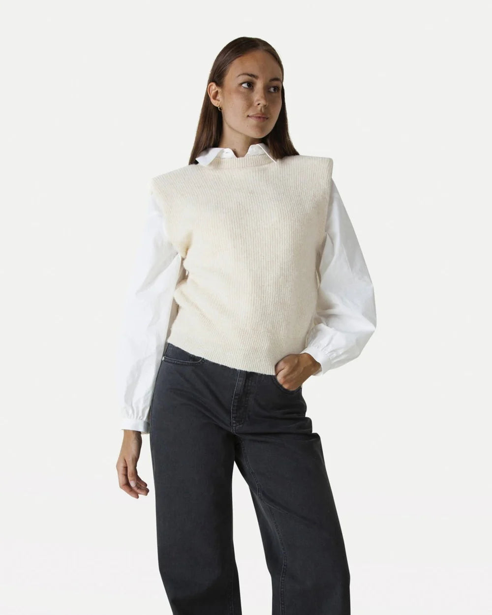 Alindra pull egg white melee