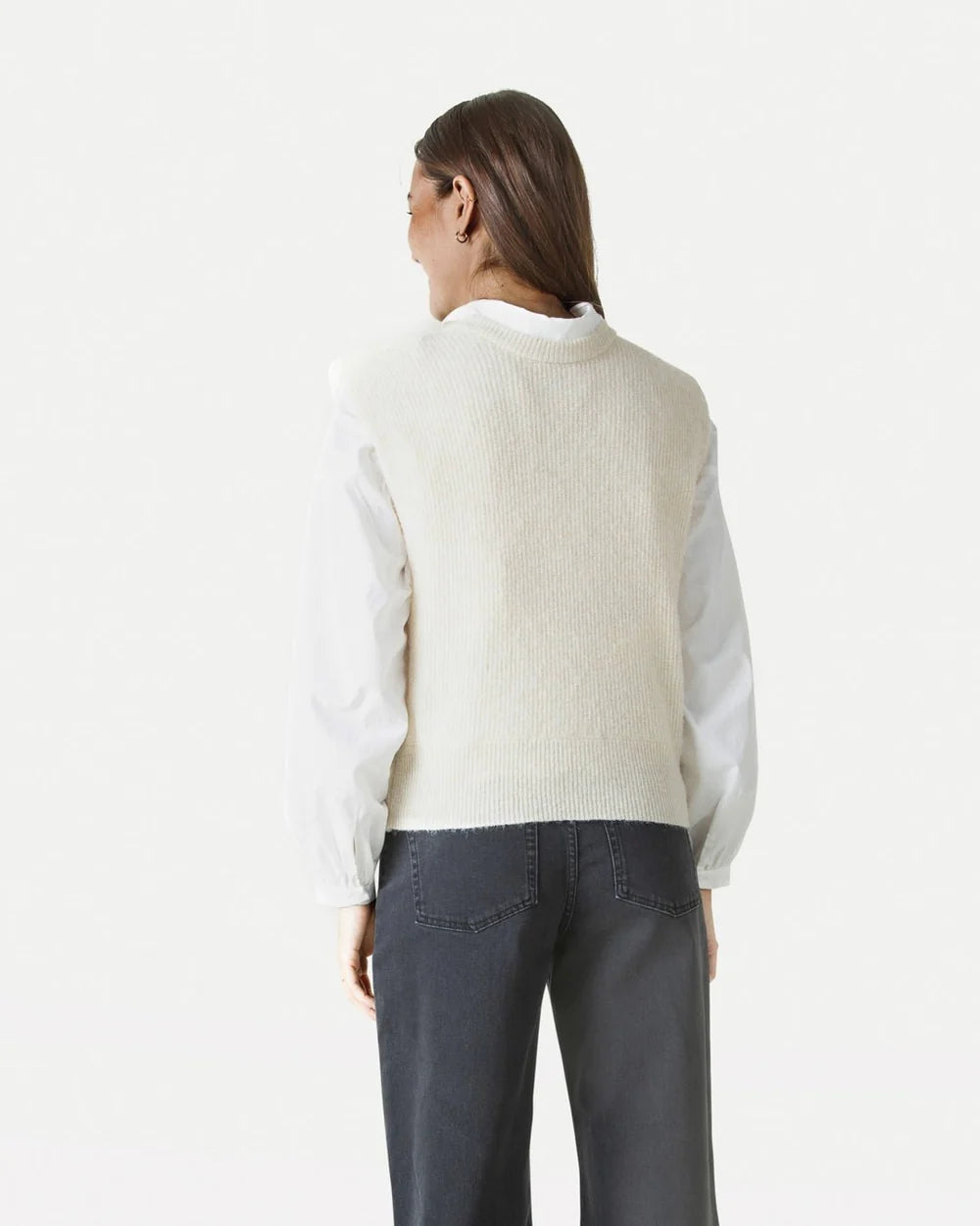 Alindra pull egg white melee