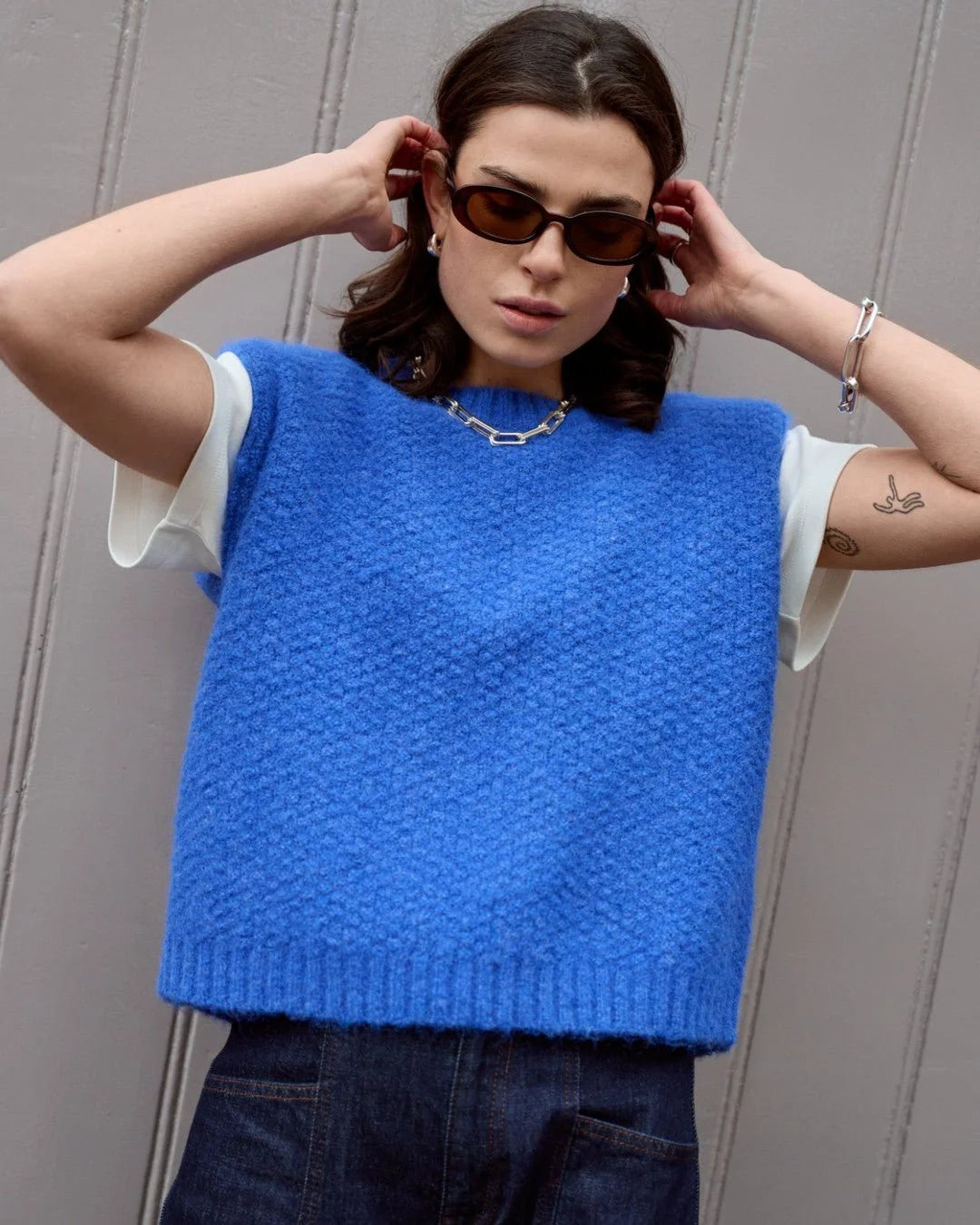 Nicola knitted vest surf the web