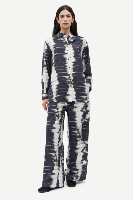 Alfrida shirt windows black