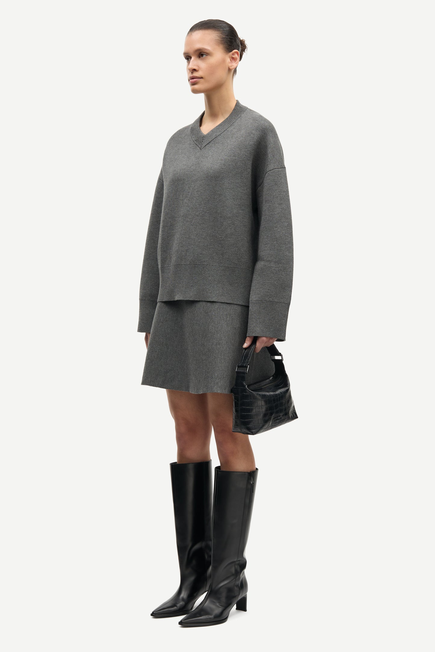 Salula v neck dark grey