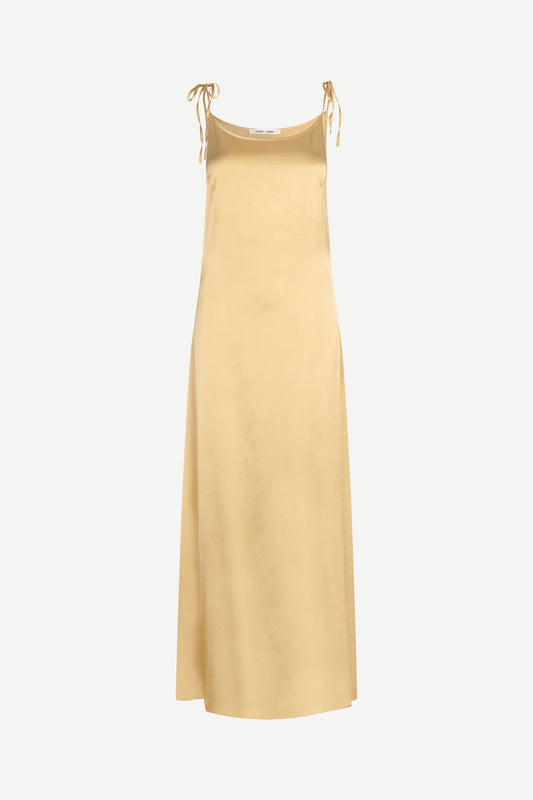 Saninga dress straw